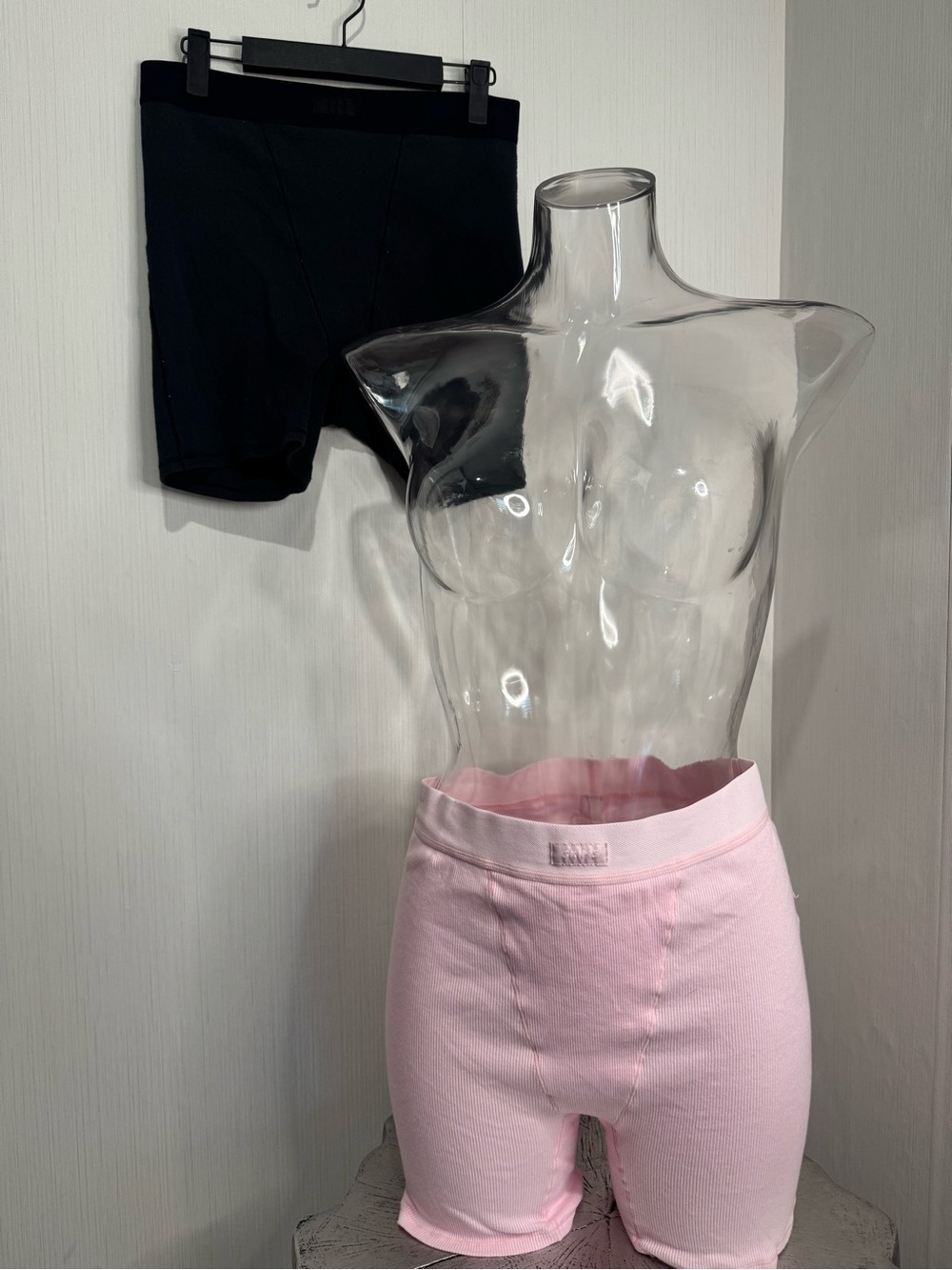 SKIMS. SET OF TWO! Cotton Rib Boxer Shorts. Pink.  Black. Large.